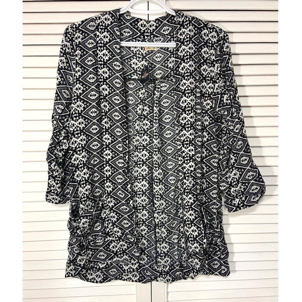 ⭐️Hollister cardigan/cover up, black and white design